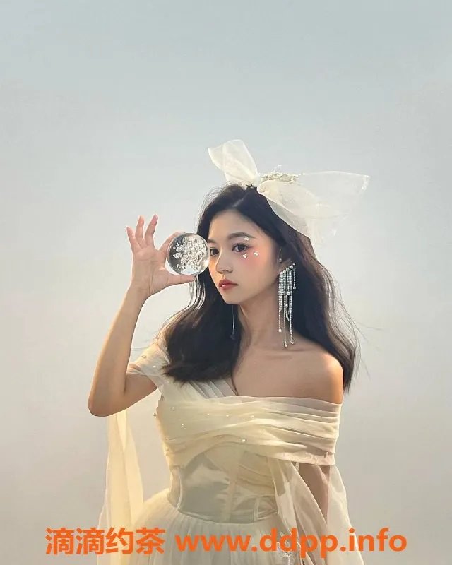 杭州楼凤-滨江壹壹：24岁苗族姑娘，164cm，93斤，1500起