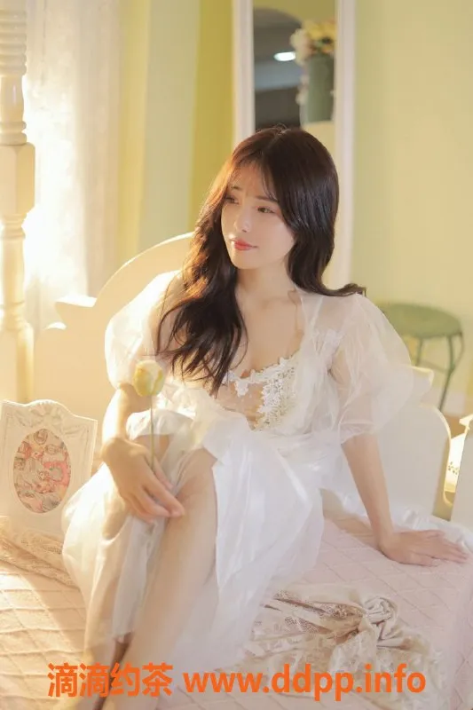 武汉楼凤-洪山区蓉儿24岁幼师，158/88，激情服务700起