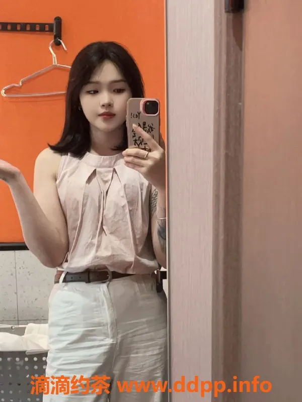 深圳楼凤-深圳龙华雨欣：800元舌吻、六九、制服诱惑