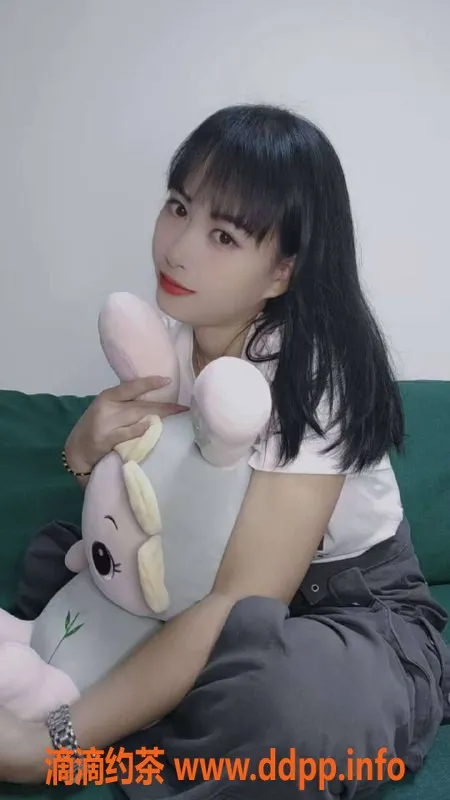 广州楼凤-番禺依依，26岁，158cm，胸围36C，服务多样