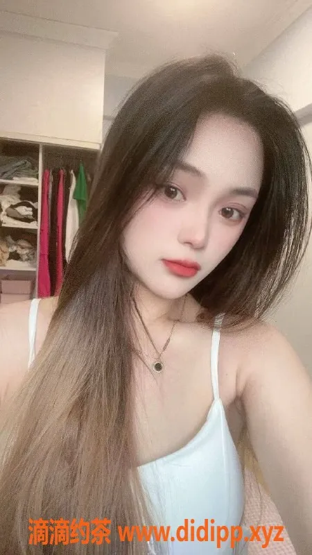 武汉楼凤-成都依依 21岁 学生 身高167 互动高