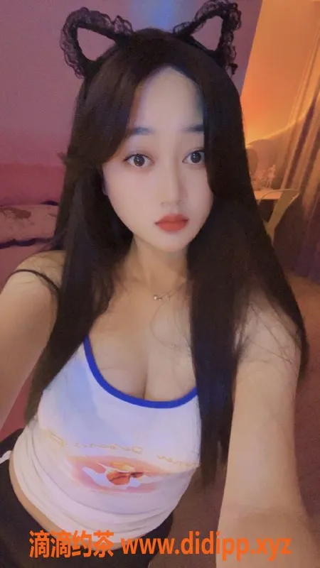 深圳楼凤-龙华苏曼，23岁166cm，6张课享受超值服务