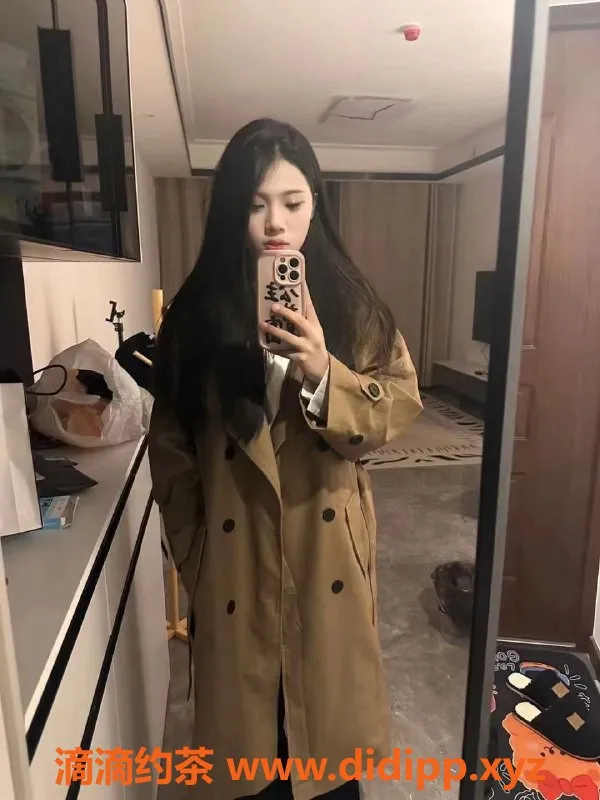 武汉楼凤-武昌醒醒不困，24岁美眉，C罩杯，陪浴调情优惠上架！