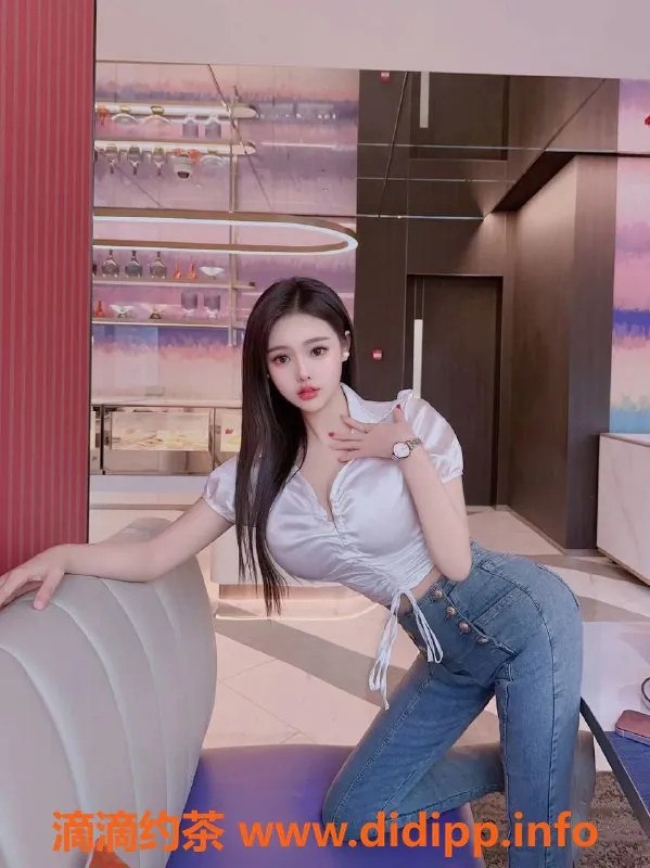 深圳楼凤资源信息,龙岗坂田美女，21岁，168cm，48kg，36D，1200元起