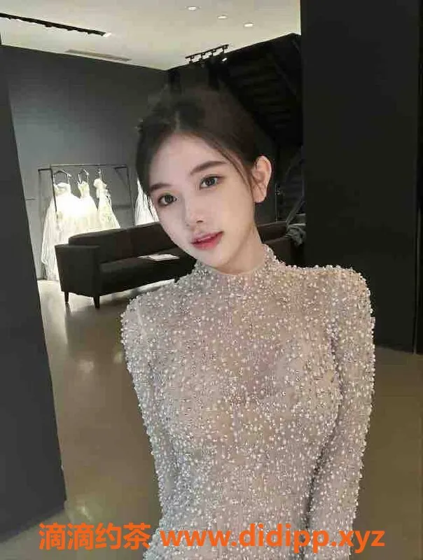 上海楼凤-黄浦嘉儿：167cm小蛮腰，36D诱惑，2000元起