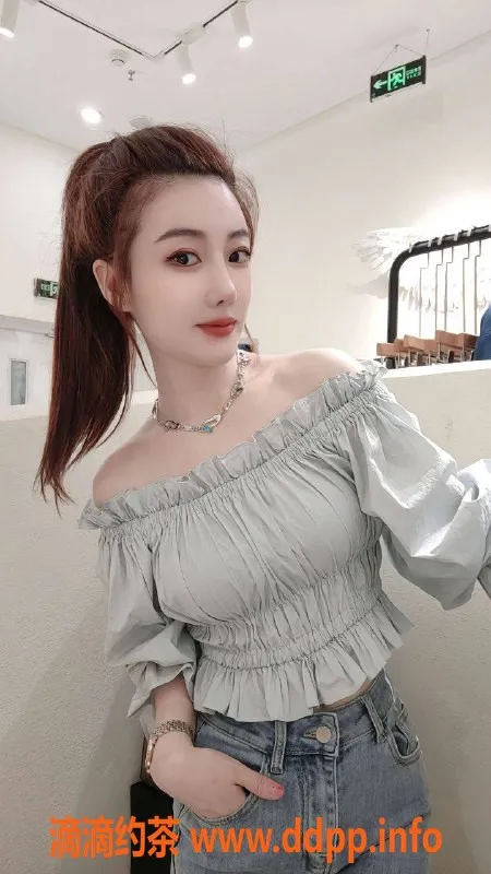 武汉楼凤-洪山区雯雯，26岁168cm，极品御姐共浴服务