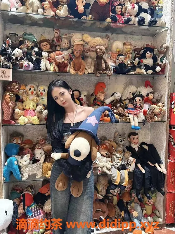 深圳楼凤资源信息,深圳小不点18岁，163cm甜美乖巧，1500p尽享鸳鸯浴