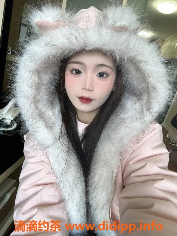 广州楼凤-黄埔嫩妹小漫，700元约一发服务