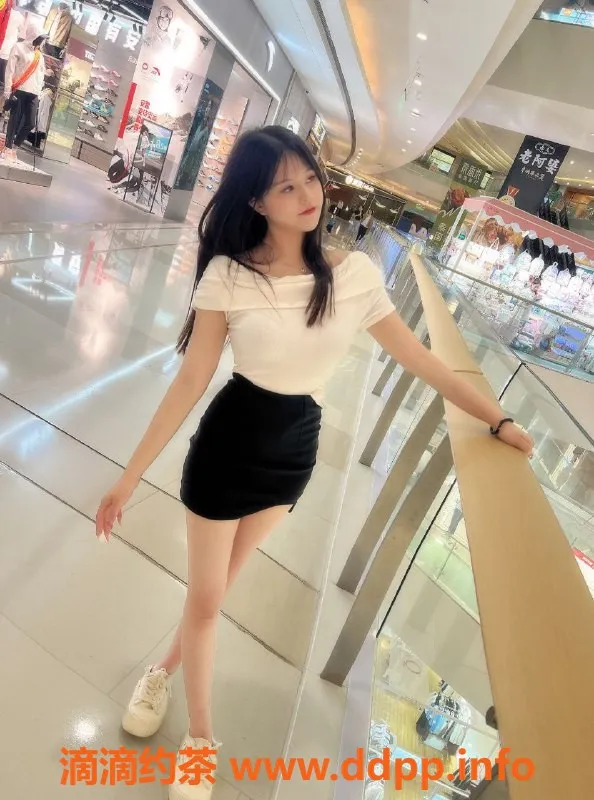 深圳楼凤-龙岗敏敏 22岁 164cm 46kg 性感服务来袭