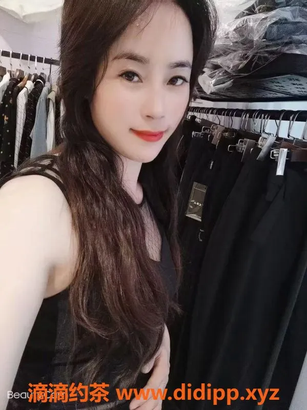 深圳楼凤资源信息,深圳龙华28岁珊珊，165cm，38D，300元快餐