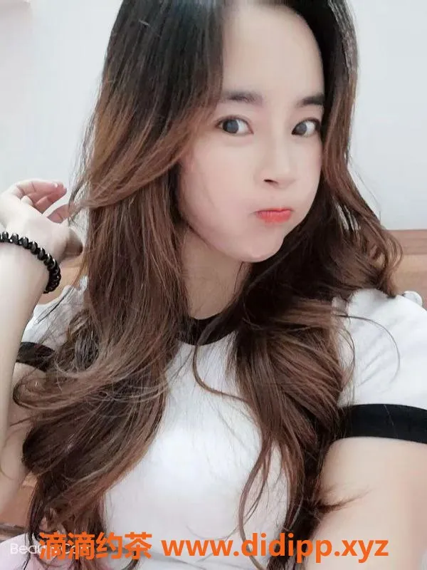 深圳楼凤-深圳龙华28岁珊珊，165cm，38D，300元快餐