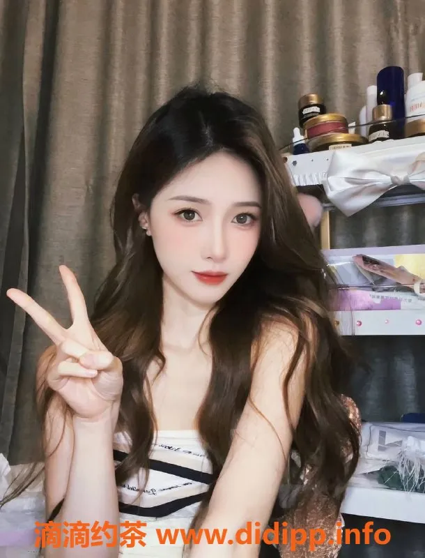 深圳楼凤-南山草莓，激情制服诱惑，1200P起