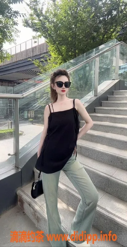 武汉楼凤-洪山区雯雯，26岁168cm极品气质御姐，500元/次