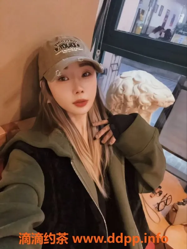 深圳楼凤-深圳南山思思，900元双飞激情体验