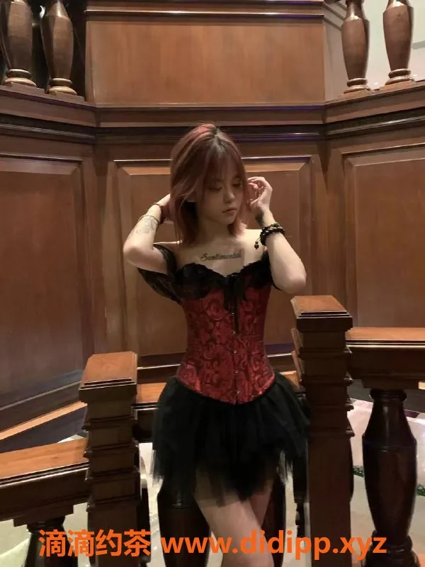 广州上门服务资源信息,白云区新人佳佳，超白肤色165cm，18岁上门服务