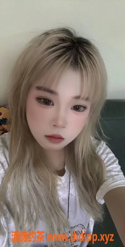 广州楼凤-佛山18岁新人九儿，165cm，服务贴心