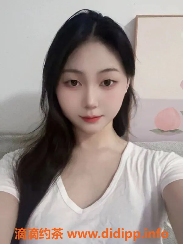 武汉楼凤-洪山区安玥20岁嫩妹 细腰B➕ 性感服务