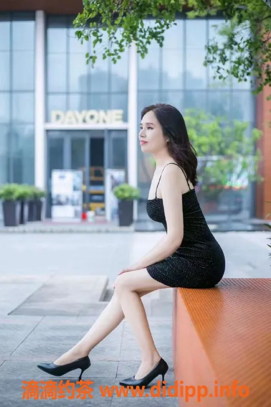 广州楼凤资源信息,白云区服务型少妇糖心草，尽享甜蜜时光