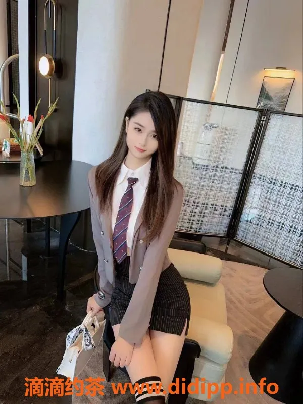 广州楼凤-广州天河蓝莓朵朵，700元蛇吻服务等你体验