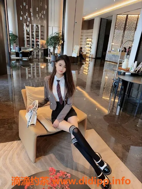 广州楼凤-广州天河蓝莓朵朵，700元蛇吻服务等你体验