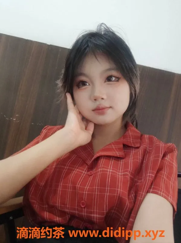 广州上门服务-湖南大学生湘湘，156cm，19岁，温柔服务