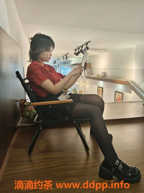 广州上门服务-湖南大学生湘湘，156cm，19岁，温柔服务