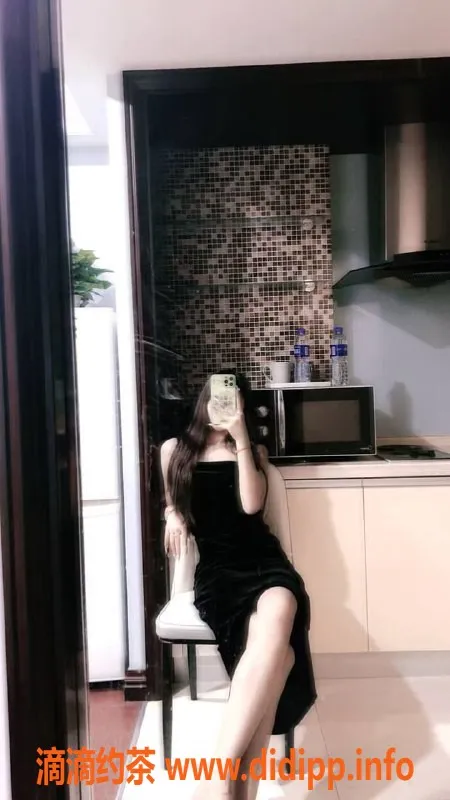 杭州楼凤-小可172cm雪白肌肤，45kg甜美陪浴服务