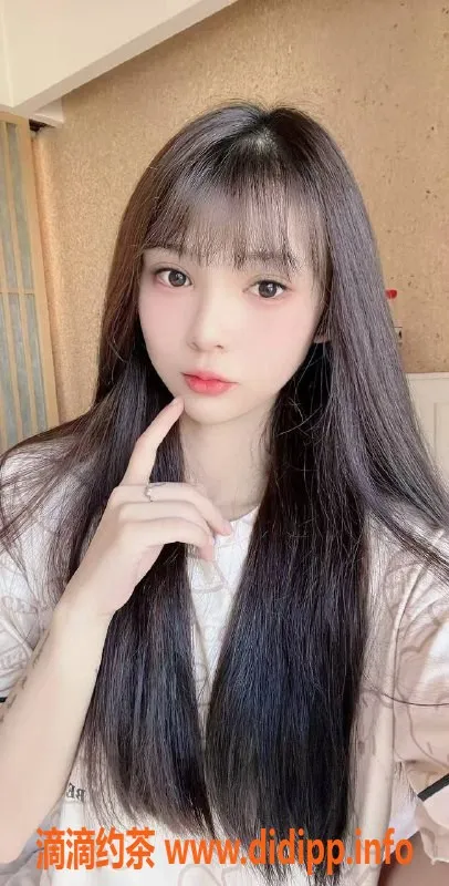 杭州楼凤-小可172cm雪白肌肤，45kg甜美陪浴服务