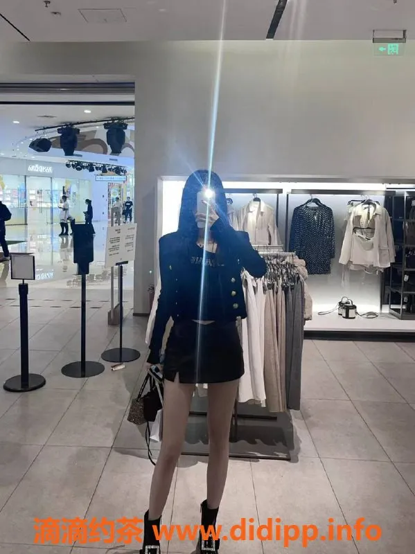 深圳楼凤-深圳龙华22岁美眉，身高165，46kg，服务热情