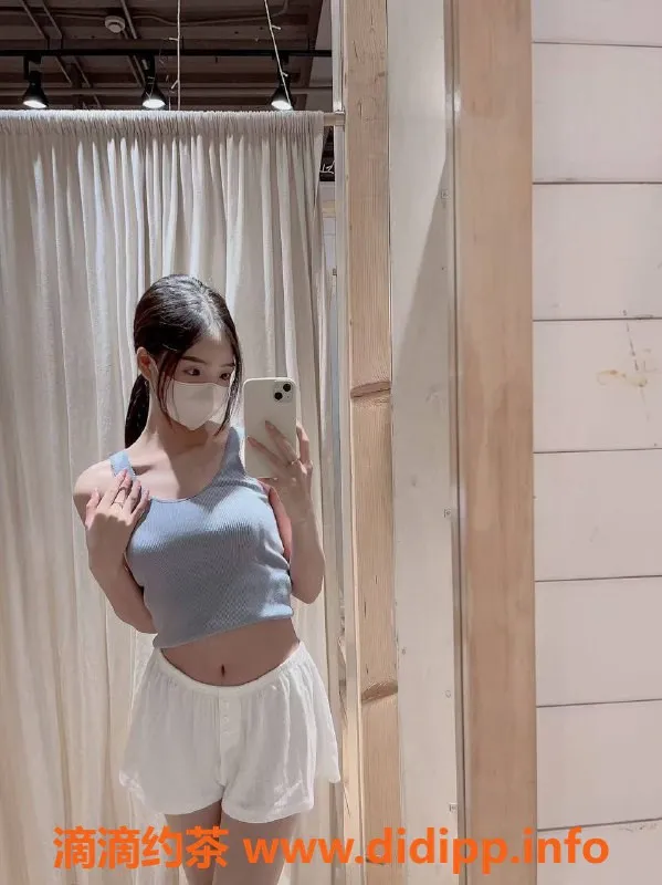 广州楼凤资源信息,广州荔湾嘉嘉，1500元享鸳鸯浴