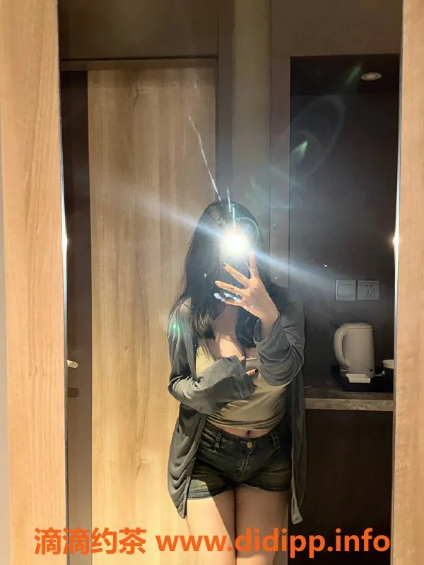 深圳楼凤-宝安23岁艺名，身高165，体重55，胸围36E，服务多样