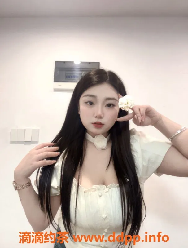 深圳楼凤-宝安23岁艺名，身高165，体重55，胸围36E，服务多样