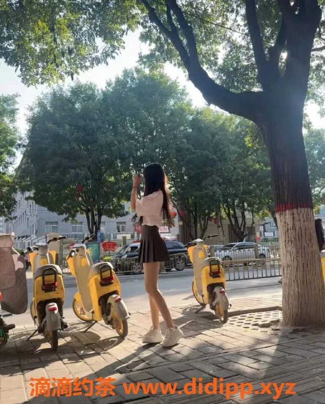 杭州上门服务-上城区周奈一，164cm高43kg，优质聊天伴侣