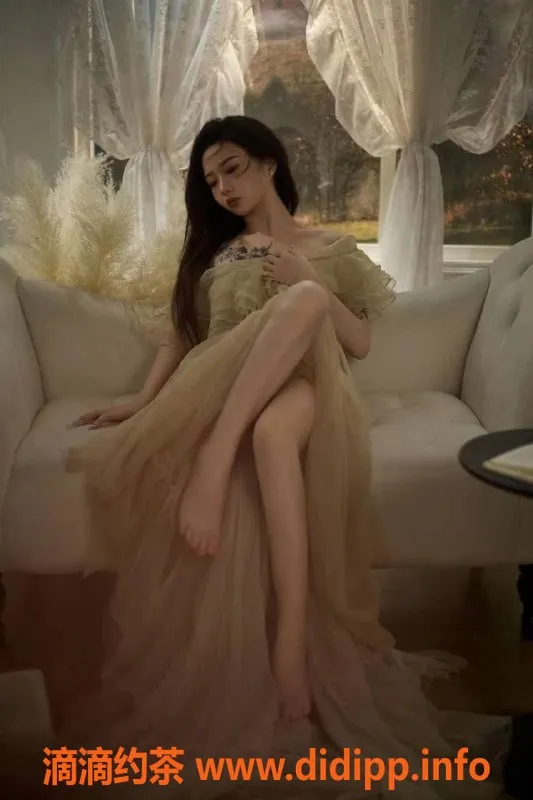 成都楼凤资源信息,成都嫩妹雅雅，19岁身高160，超值服务仅600元