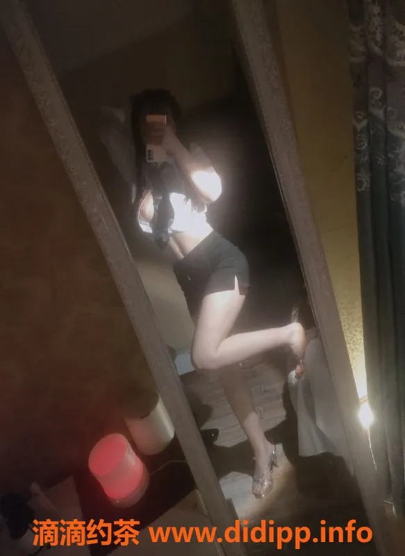 成都楼凤-沙湾雨婷，极品身材服务仅需6p