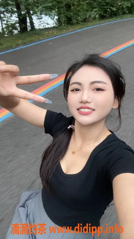 广州楼凤-广州天河小甜甜，700元激情服务等你来体验