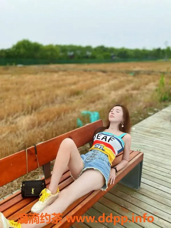 杭州楼凤-川妹儿子涵，163cm/48kg，特供多样服务