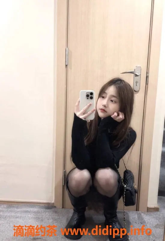 成都楼凤-成都嫩妹苒苒【18岁，160cm，体重100，500元起】