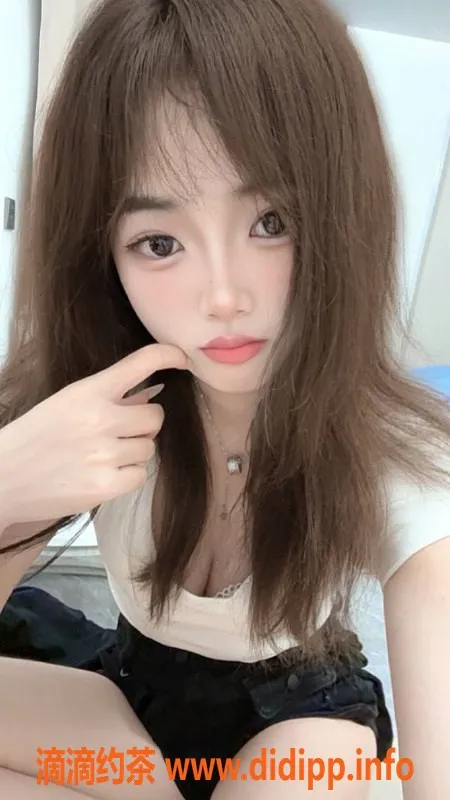 深圳上门服务-龙华私约！03年小美女，162cm，43kg，C罩杯，超值服务