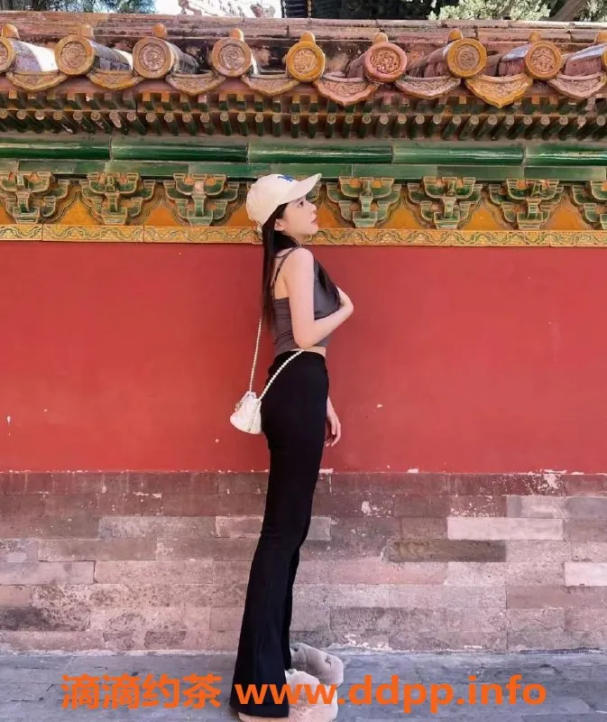 上海楼凤-普陀嫩妹姿姿，164CM，45KG，1400元起