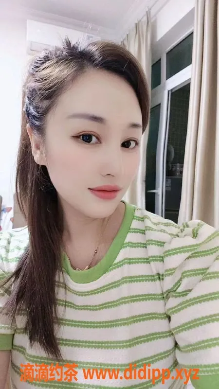 深圳楼凤-龙华优优老师，160 51 38C 御姐护士服务