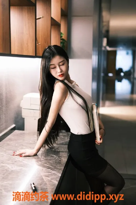 广州楼凤-广佛晴晴，10P御姐服务，尽享舌吻与白虎魅力