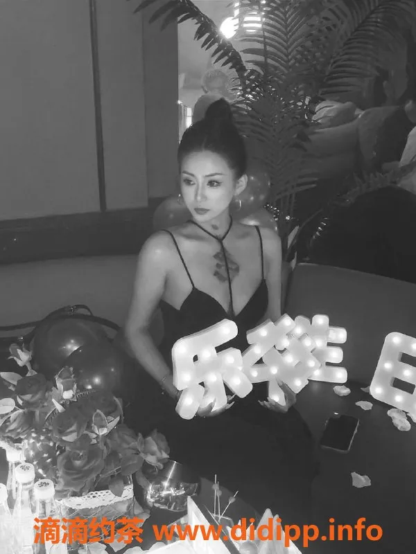 广州楼凤-天河御姐娜若依，晚课双飞服务等你体验