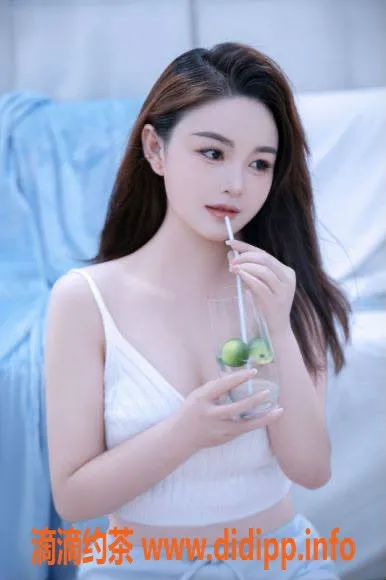 北京上门服务-夏夏 160cm湖南美女 温柔陪浴服务