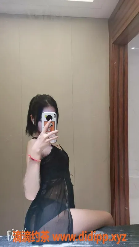 长沙楼凤资源信息,雨花区嫩妹琪，19岁165cm，服务700/p