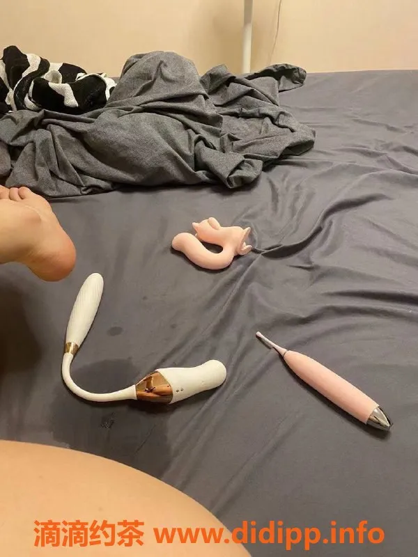 北京楼凤-东五环珍珍姐姐28岁高挑少妇，价格实惠