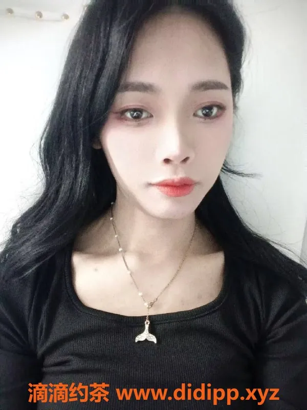 成都楼凤-成都嫩妹玲玲，22岁身高163，600元体验