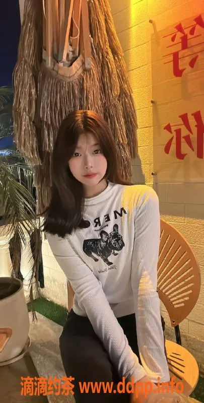 深圳楼凤-宝安可爱乖巧女孩，165cm/45kg/34C，服务热情