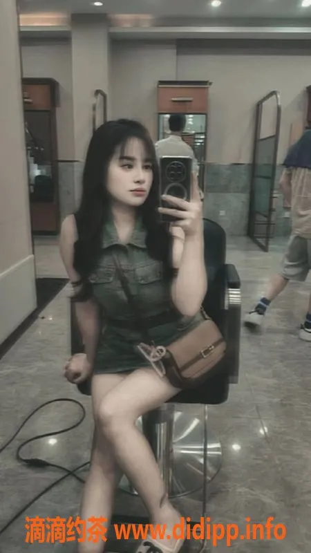 深圳楼凤资源信息,龙岗坂田小太阳，身高158cm，26岁，热情服务