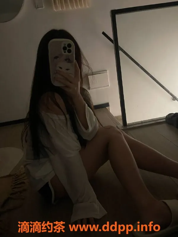 广州楼凤-广州天河小茶酱，700元享蛇吻服务